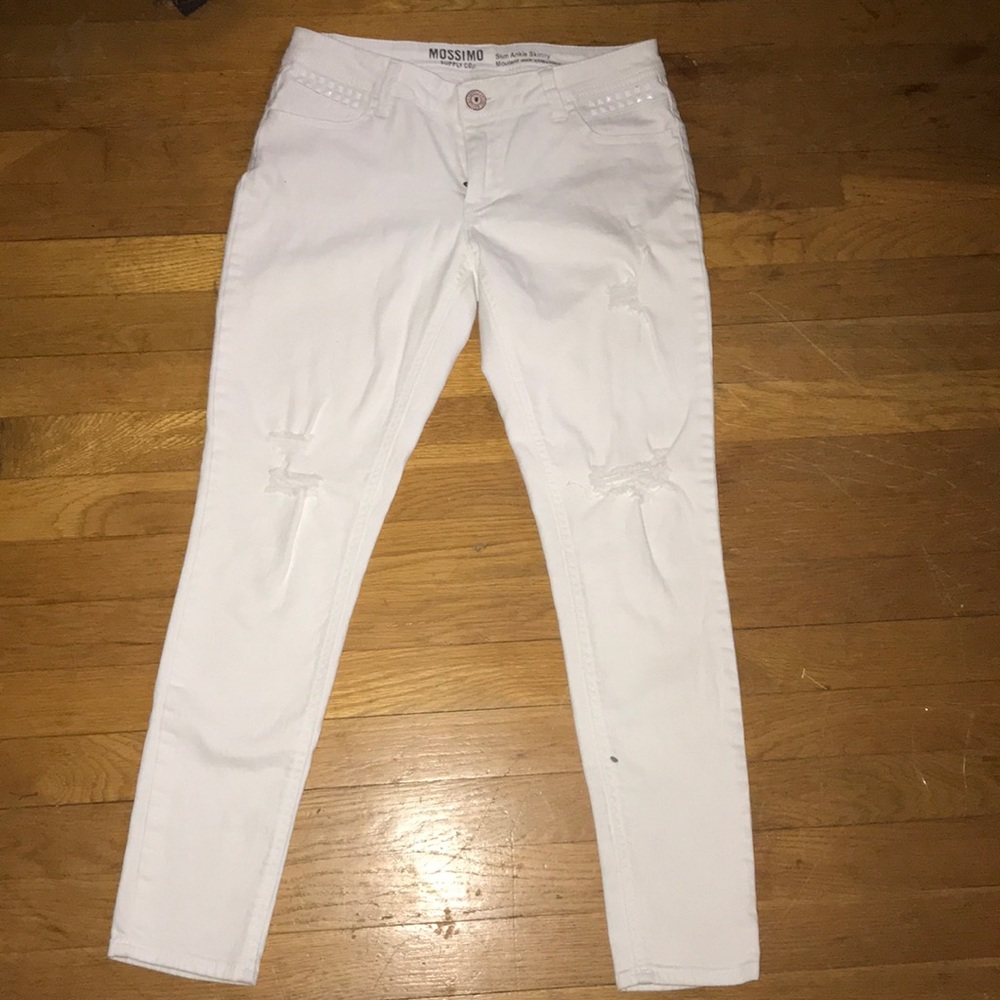 ✂️closet clean out✂️White destructed studded jeans
